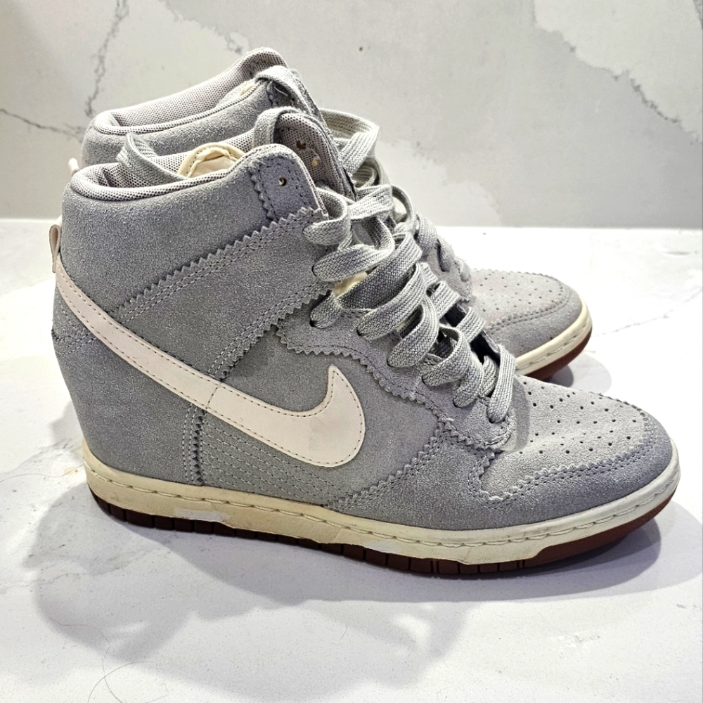 NIKE Gray High-Top Sneakers (Hidden Wedged high Heeled)